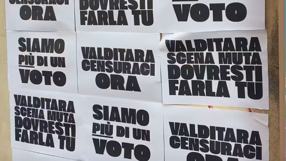 "Scena muta dovresti farla tu": la Rete Studenti Medi Veneto tappezza le scuole contro Valditara - La Voce della Scuola