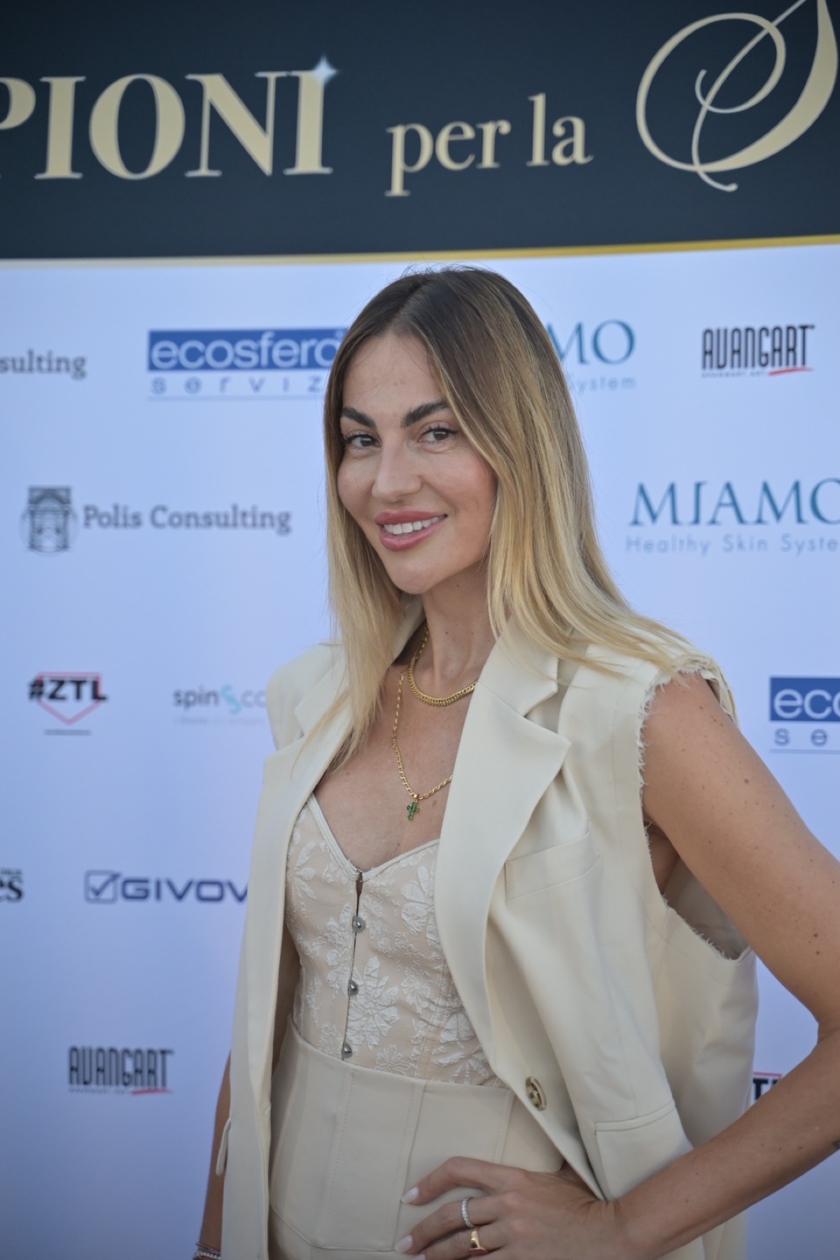 Napoli accende i riflettori su prevenzione e inclusione: emozioni e grandi nomi ai “Campioni per la salute Awards” - 