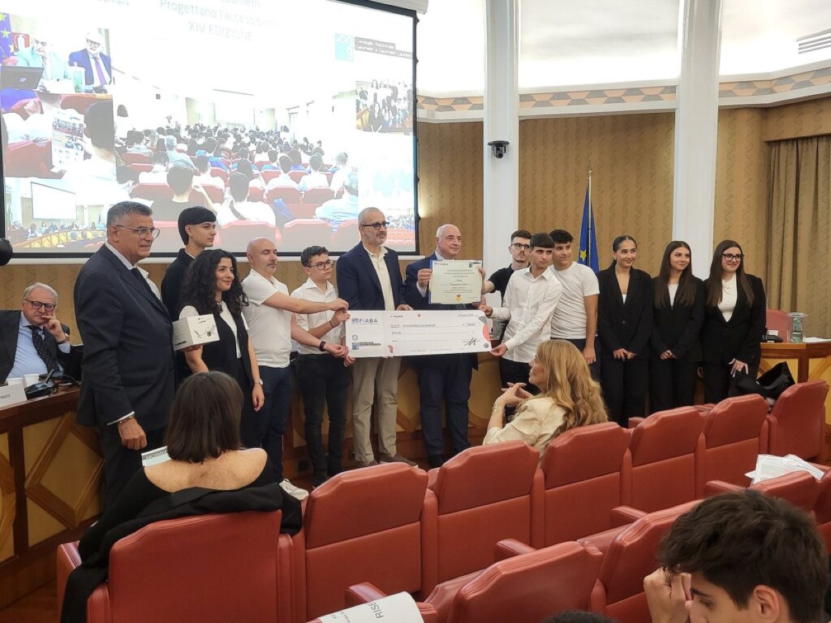 Sanluri, gli studenti del Vignarelli conquistano il primo premio nazionale: l’accessibilità diventa progetto di futuro - 