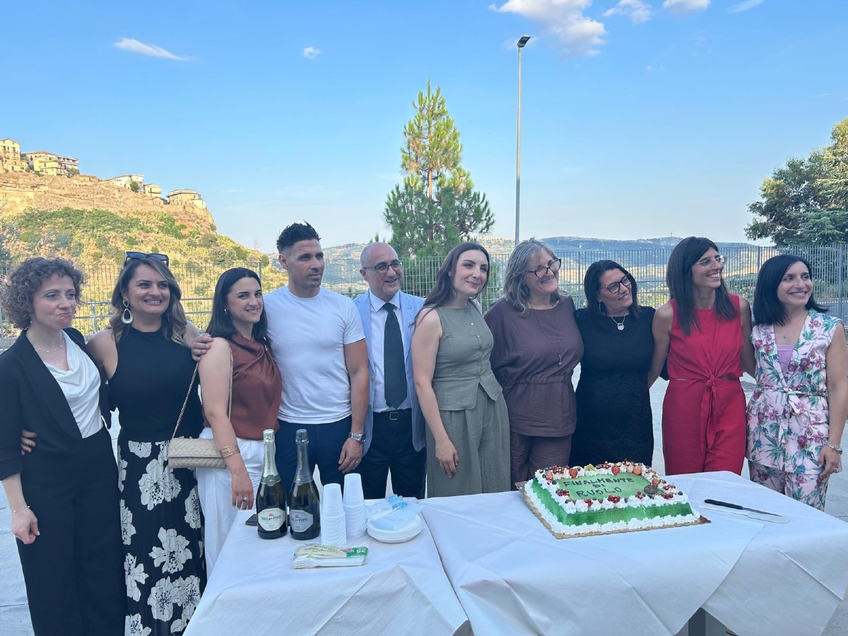 Nuove energie per il "D. Borrelli": i docenti superano l'anno di prova e diventano di ruolo - 