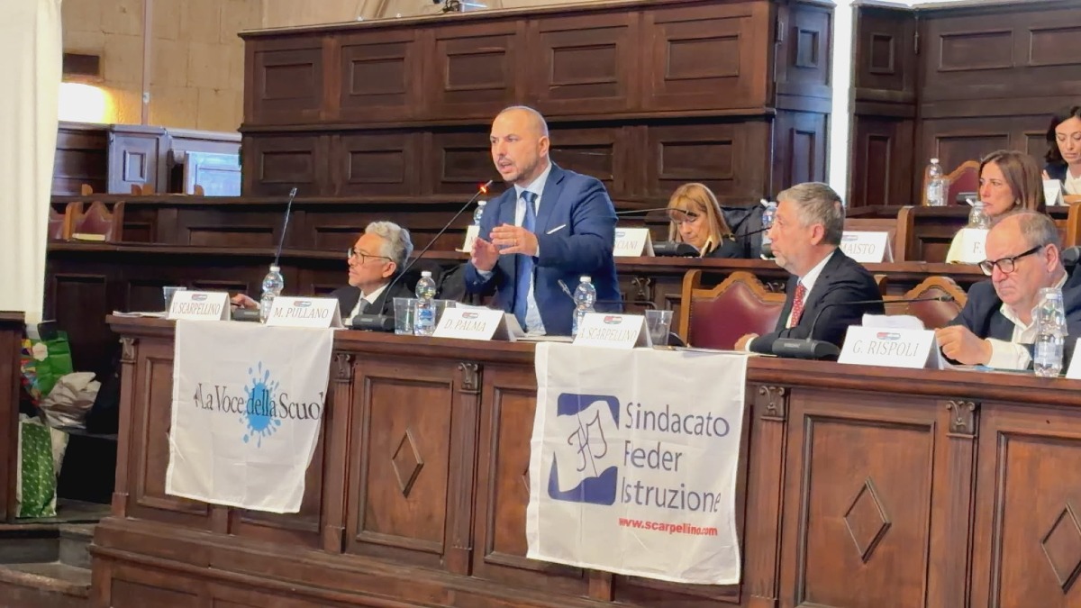 Violenza a scuola, Diego Palma: «Costruiamo ponti, non muri» - Diego Palma, direttore de La Voce della Scuola